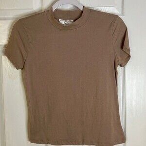 Hippie Rose Beige Juniors' Fitted Croptop Size Medium